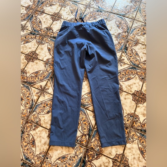 Lululemon Womens lounge Pants 6 Code Blue Ankle Tapered Pull On Logo comfy soft - Picture 4 of 6